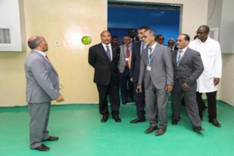 الرئيس السابق في زيارة لشركة اسنيم ( أرشيف الوكالة الرسمية.) 