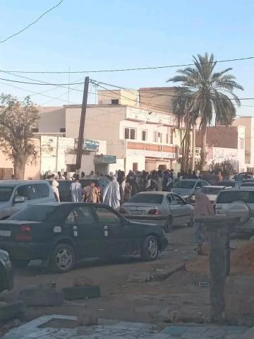 صورة من تجمهر حول  الحادث 