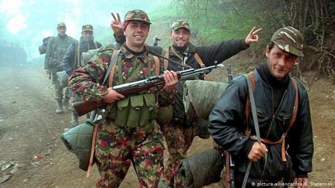 كان هاشم تقي رئيسا للجناح السياسي لجيش تحرير كوسوفو إبان حرب الانفصال عن صربيا، ومتهم هو وغيره بارتكاب جرائم قتل وأعمال وحشية ضد ضحايا من أعراق مختلفة في كوسوفو