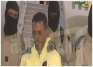 لقطة من صور وصول ولد السالك إلى مطار نواكشوط